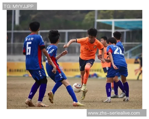 足球个人奖项的荣耀与挑战:球员如何在竞争中脱颖而出 足球个人奖项的荣耀与挑战:球员如何在竞争中脱颖而出